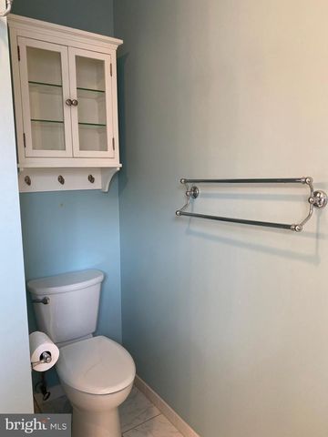 4 KENSINGTON CT, Princeton, NJ 08540