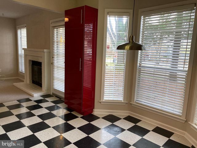 4 KENSINGTON CT, Princeton, NJ 08540