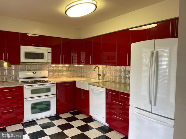 4 KENSINGTON CT, Princeton, NJ 08540