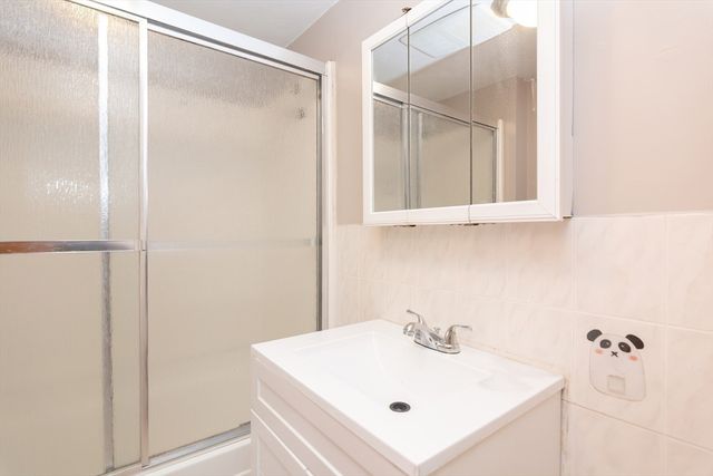 406-408 Court St, Plymouth, MA 02360