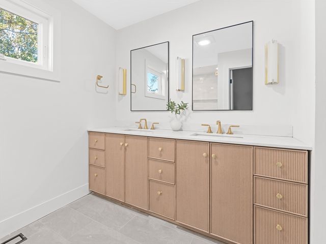 91 Houston Avenue, Newport, RI 02840