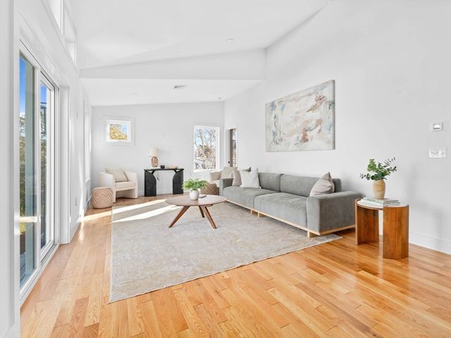 91 Houston Avenue, Newport, RI 02840