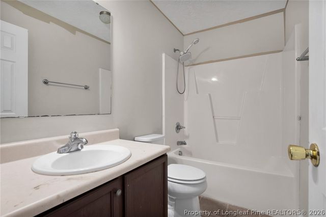 160 Moorea Drive, Raeford, NC 28376