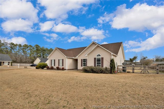 160 Moorea Drive, Raeford, NC 28376