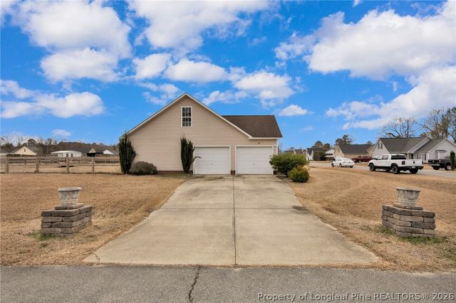 160 Moorea Drive, Raeford, NC 28376