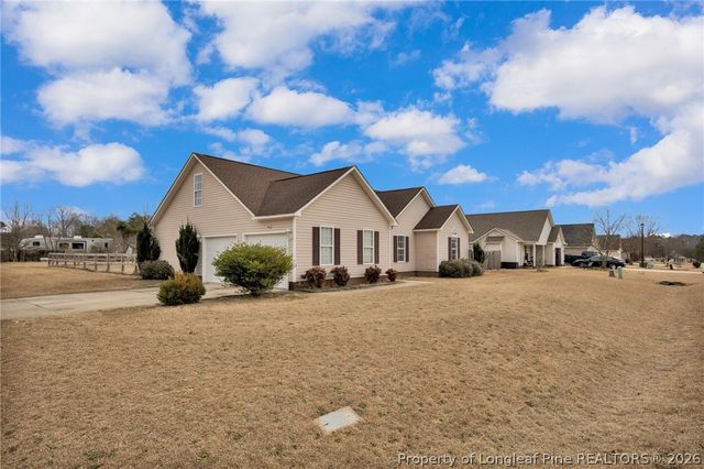 160 Moorea Drive, Raeford, NC 28376