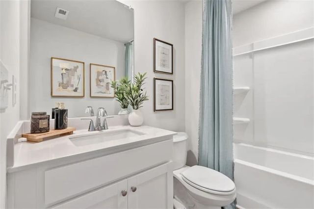 8027 Dickens Drive, Fairburn, GA 30213