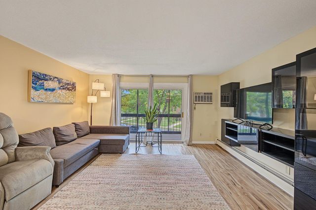 3200 Virginia Avenue S 215, Saint Louis Park, MN 55426