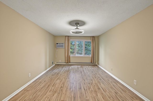 3200 Virginia Avenue S 215, Saint Louis Park, MN 55426