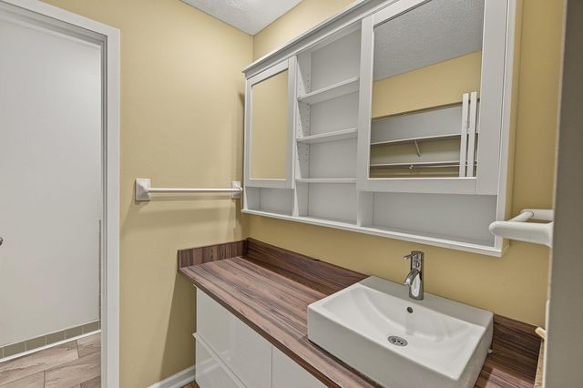 3200 Virginia Avenue S 215, Saint Louis Park, MN 55426