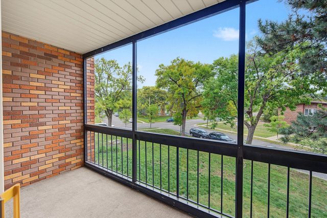 3200 Virginia Avenue S 215, Saint Louis Park, MN 55426