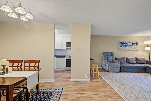 3200 Virginia Avenue S 215, Saint Louis Park, MN 55426