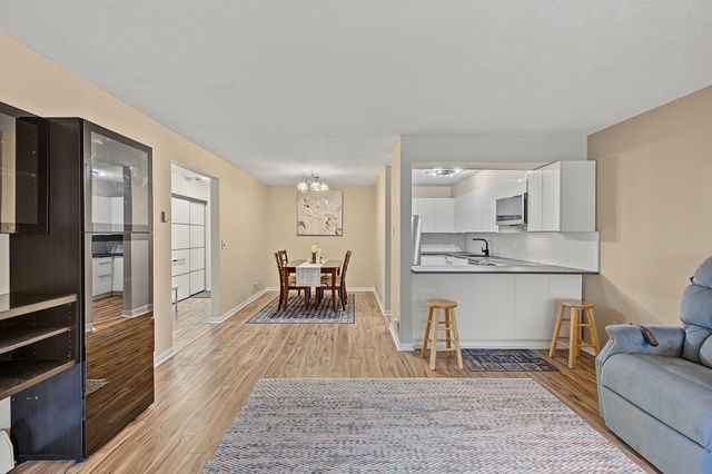 3200 Virginia Avenue S 215, Saint Louis Park, MN 55426