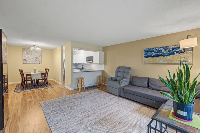 3200 Virginia Avenue S 215, Saint Louis Park, MN 55426