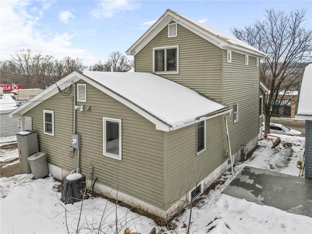 132 S Washington Street, Saint Croix Falls, WI 54024