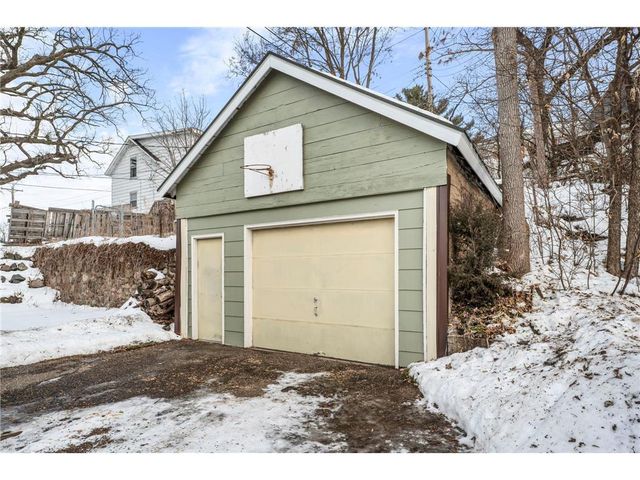 132 S Washington Street, Saint Croix Falls, WI 54024