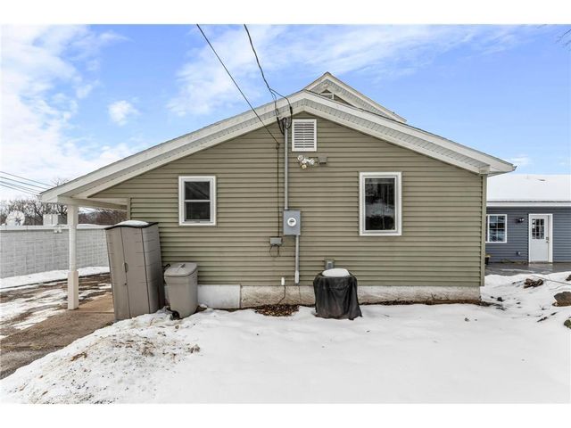 132 S Washington Street, Saint Croix Falls, WI 54024