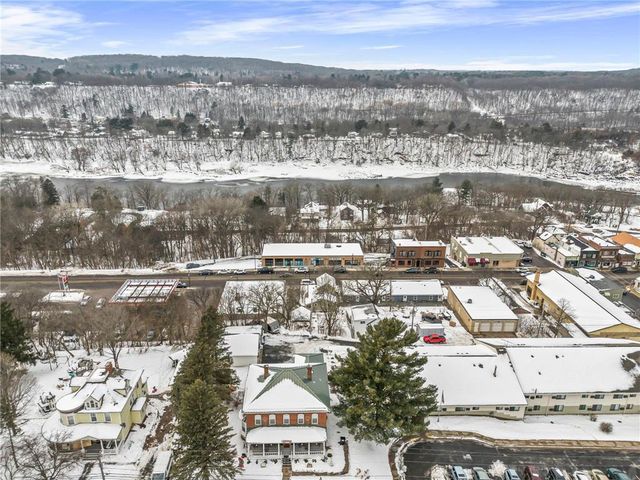 132 S Washington Street, Saint Croix Falls, WI 54024