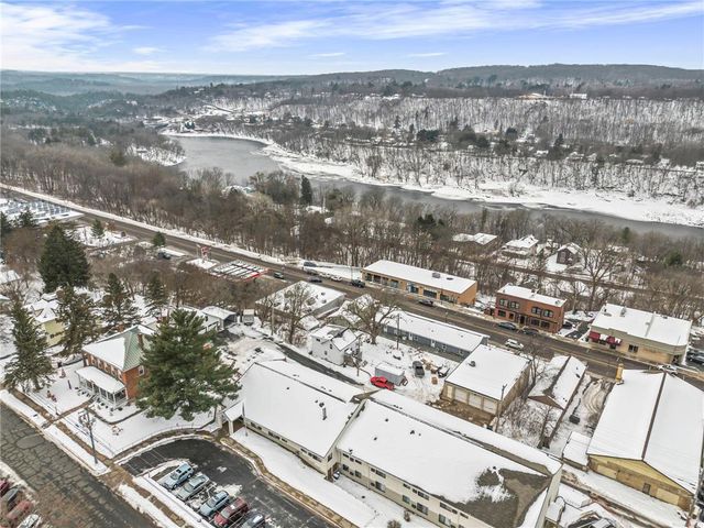 132 S Washington Street, Saint Croix Falls, WI 54024