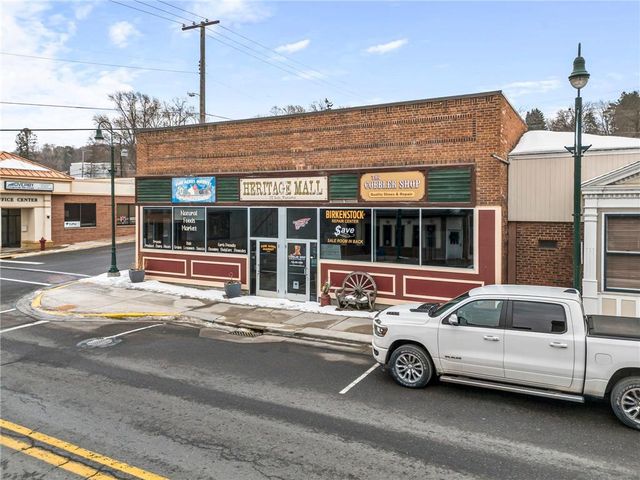 132 S Washington Street, Saint Croix Falls, WI 54024