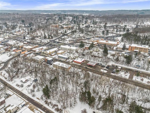 132 S Washington Street, Saint Croix Falls, WI 54024