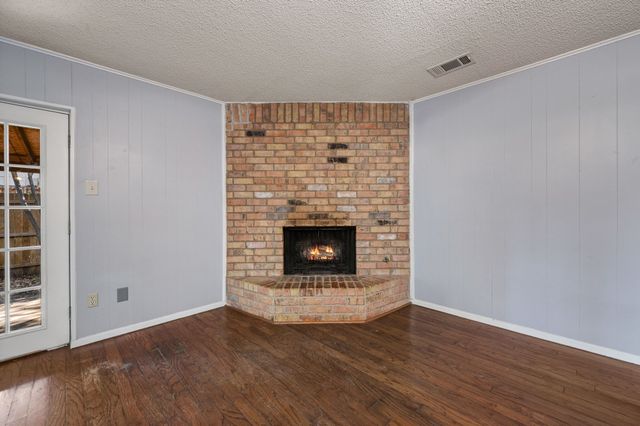 5812 Lance Court, Haltom City, TX 76148