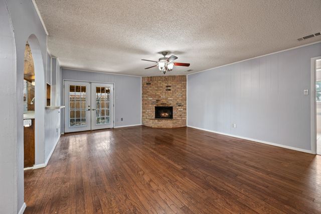 5812 Lance Court, Haltom City, TX 76148