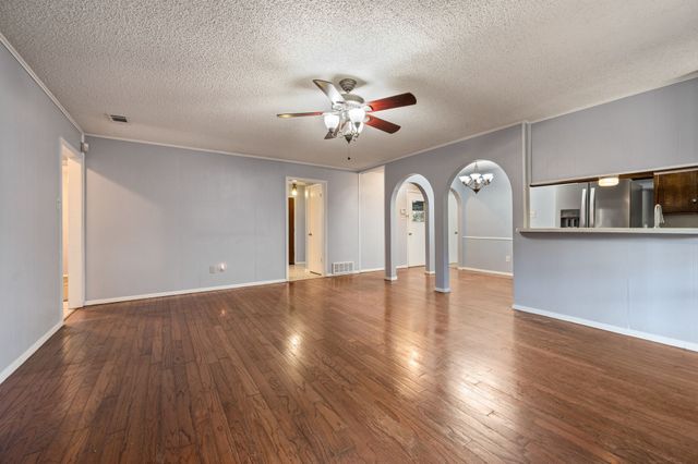 5812 Lance Court, Haltom City, TX 76148