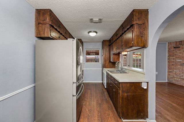 5812 Lance Court, Haltom City, TX 76148