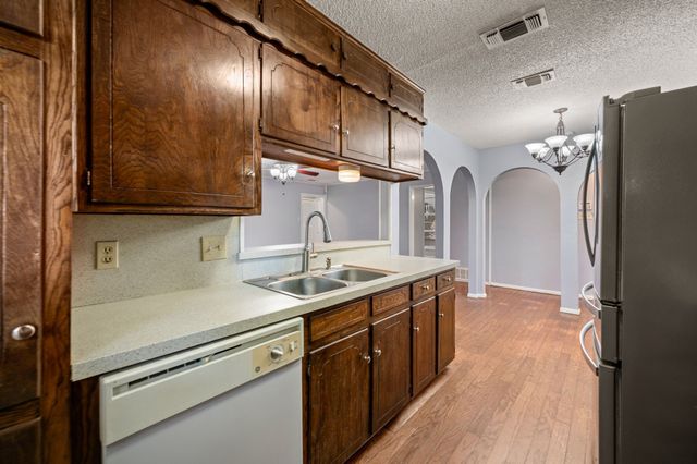 5812 Lance Court, Haltom City, TX 76148