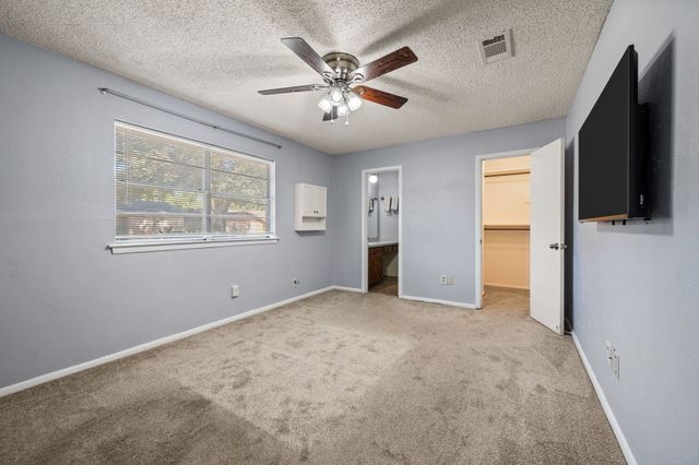5812 Lance Court, Haltom City, TX 76148