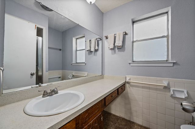 5812 Lance Court, Haltom City, TX 76148
