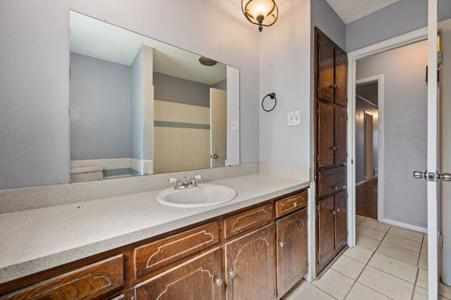 5812 Lance Court, Haltom City, TX 76148