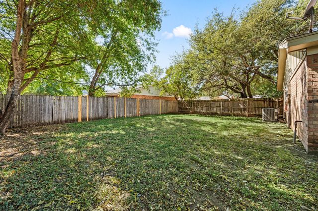 5812 Lance Court, Haltom City, TX 76148