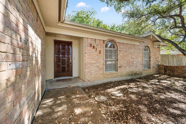 5812 Lance Court, Haltom City, TX 76148