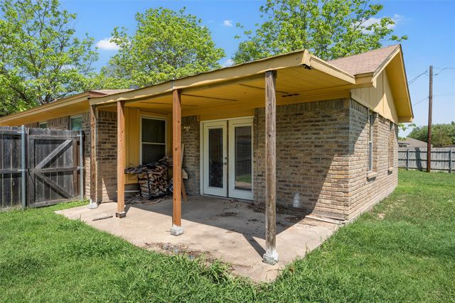 111 Thompson Circle, Lorena, TX 76655