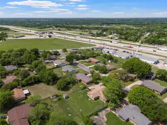 111 Thompson Circle, Lorena, TX 76655