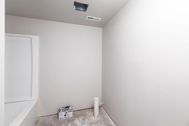 1838 Arches DRIVE, Holmen, WI 54636