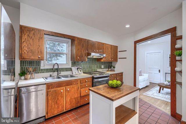 5525 MATTFELDT, Baltimore, MD 21209
