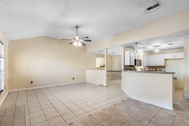 5808 Caprock Drive, Arlington, TX 76018