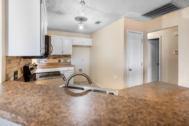 5808 Caprock Drive, Arlington, TX 76018