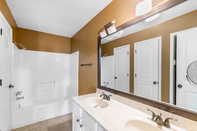 5808 Caprock Drive, Arlington, TX 76018