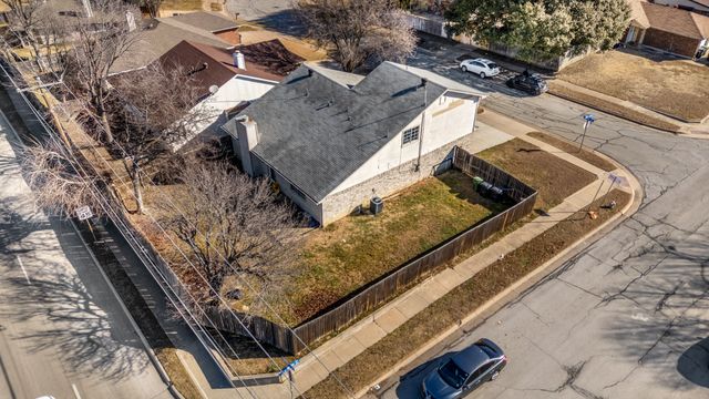 5808 Caprock Drive, Arlington, TX 76018