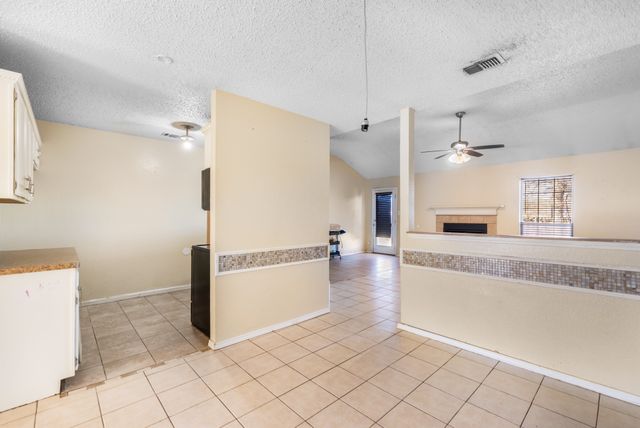 5808 Caprock Drive, Arlington, TX 76018