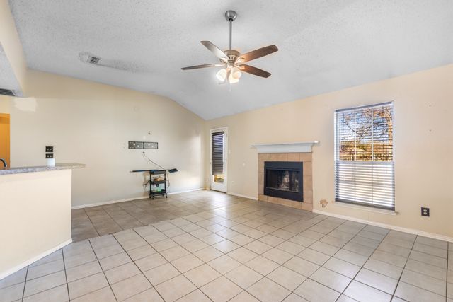 5808 Caprock Drive, Arlington, TX 76018