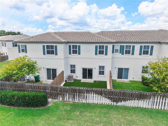4614 NW 120th Way, Coral Springs, FL 33076