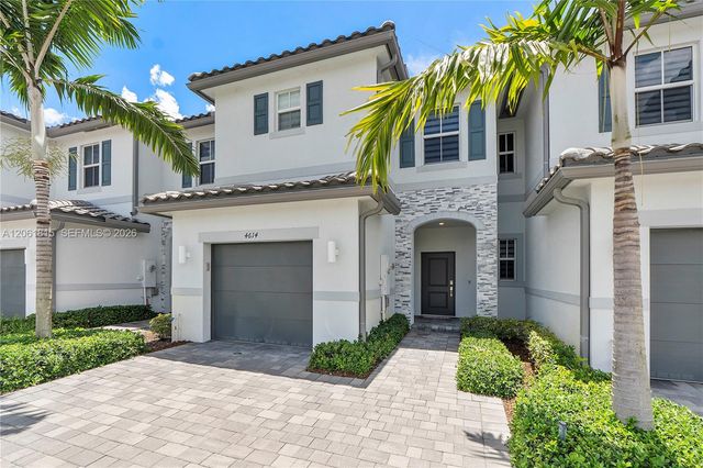 4614 NW 120th Way, Coral Springs, FL 33076