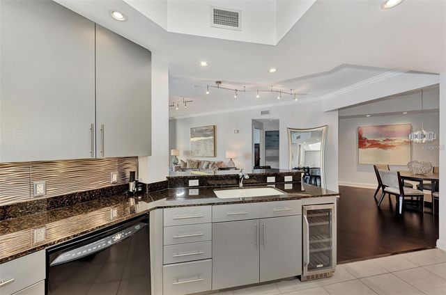 100 CENTRAL AVENUE H716, Sarasota, FL 34236
