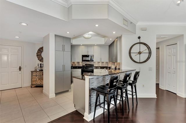 100 CENTRAL AVENUE H716, Sarasota, FL 34236