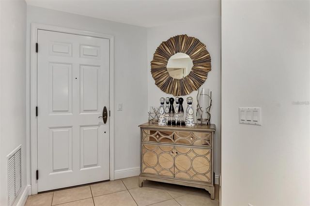 100 CENTRAL AVENUE H716, Sarasota, FL 34236